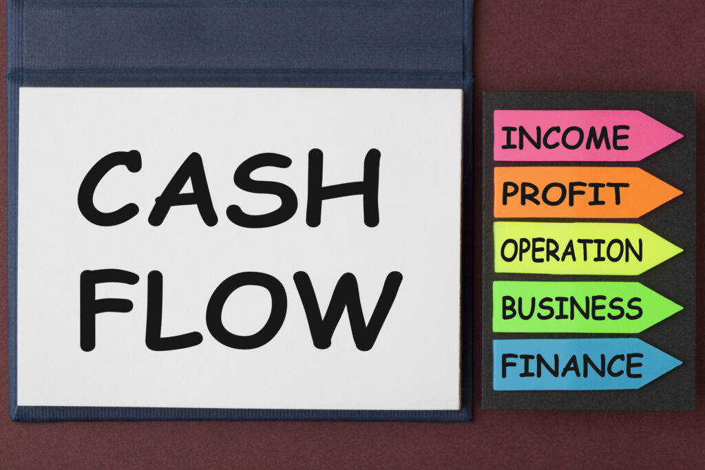 Cash flow, przychody i zysk – kluczowe pojęcia przy analizie opłacalności najmu nieruchomości